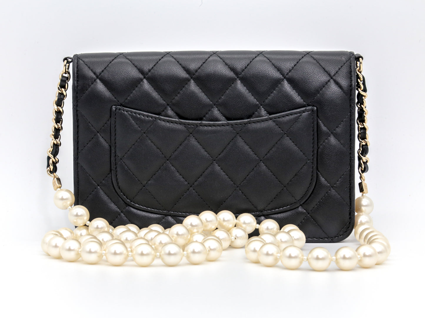 CHANEL Maxi Pearl Chain Wallet