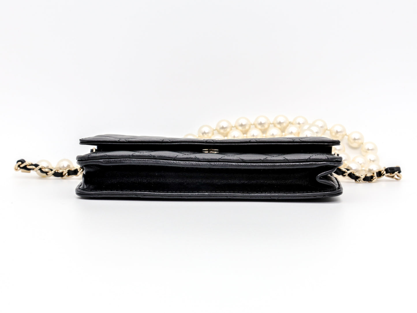 CHANEL Maxi Pearl Chain Wallet