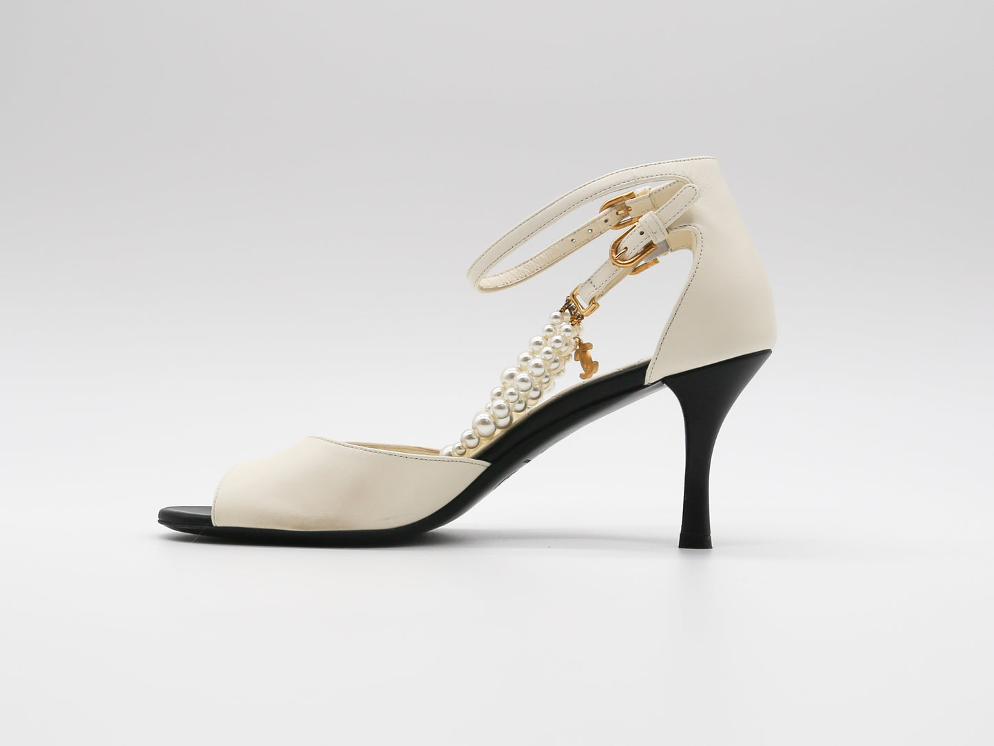 CHANEL Kitten Heel Chain Pearls With Interlocking CC Logo Peep-toe Pumps