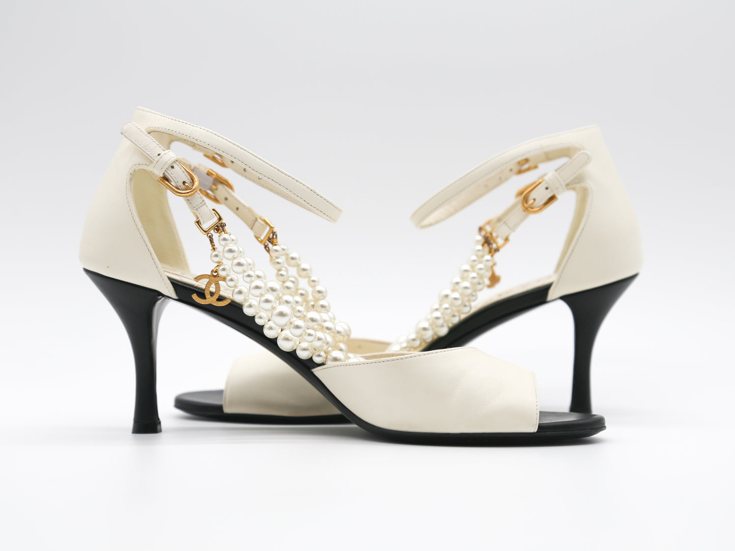 CHANEL Kitten Heel Chain Pearls With Interlocking CC Logo Peep-toe Pumps