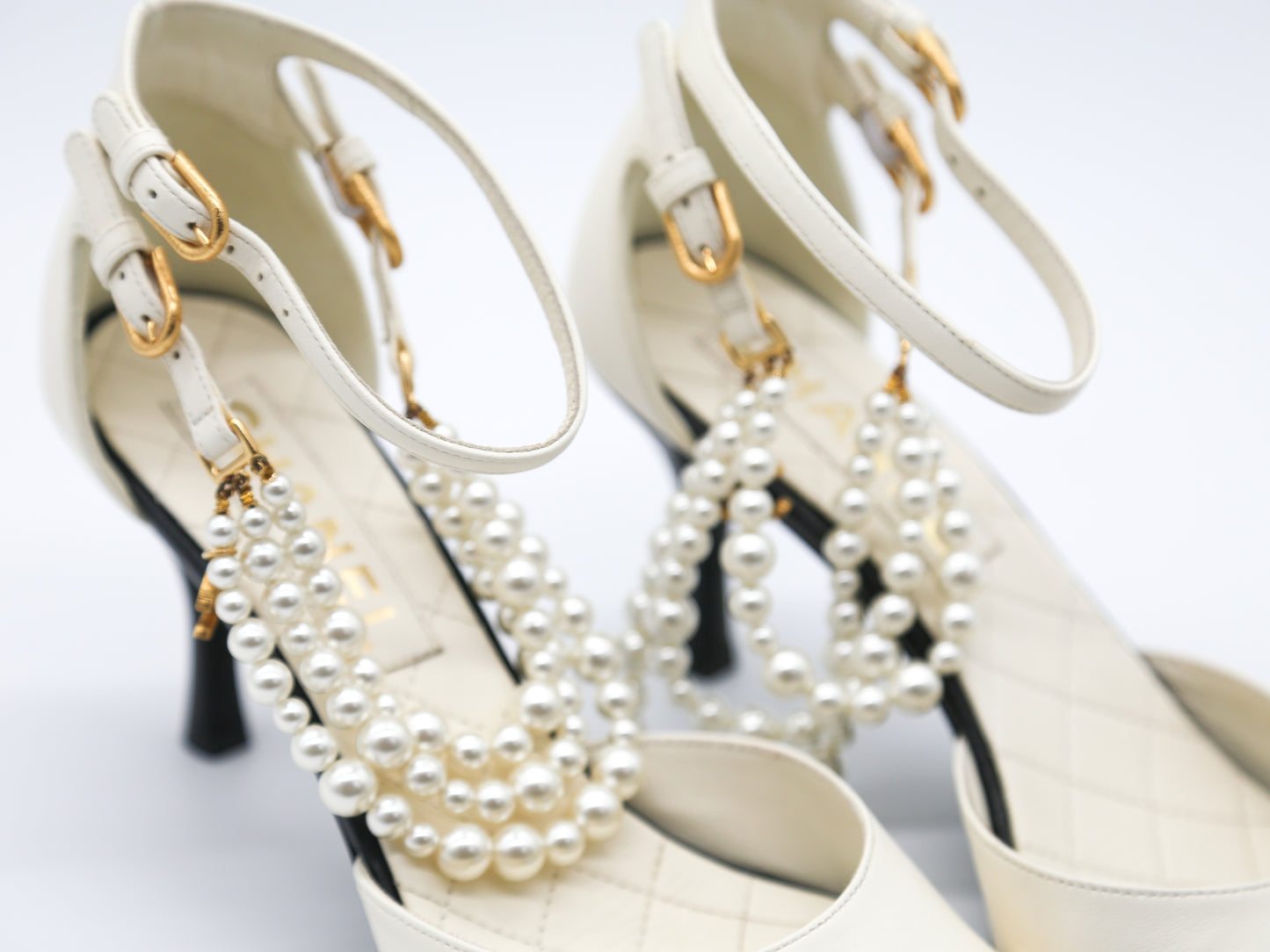 CHANEL Kitten Heel Chain Pearls With Interlocking CC Logo Peep-toe Pumps