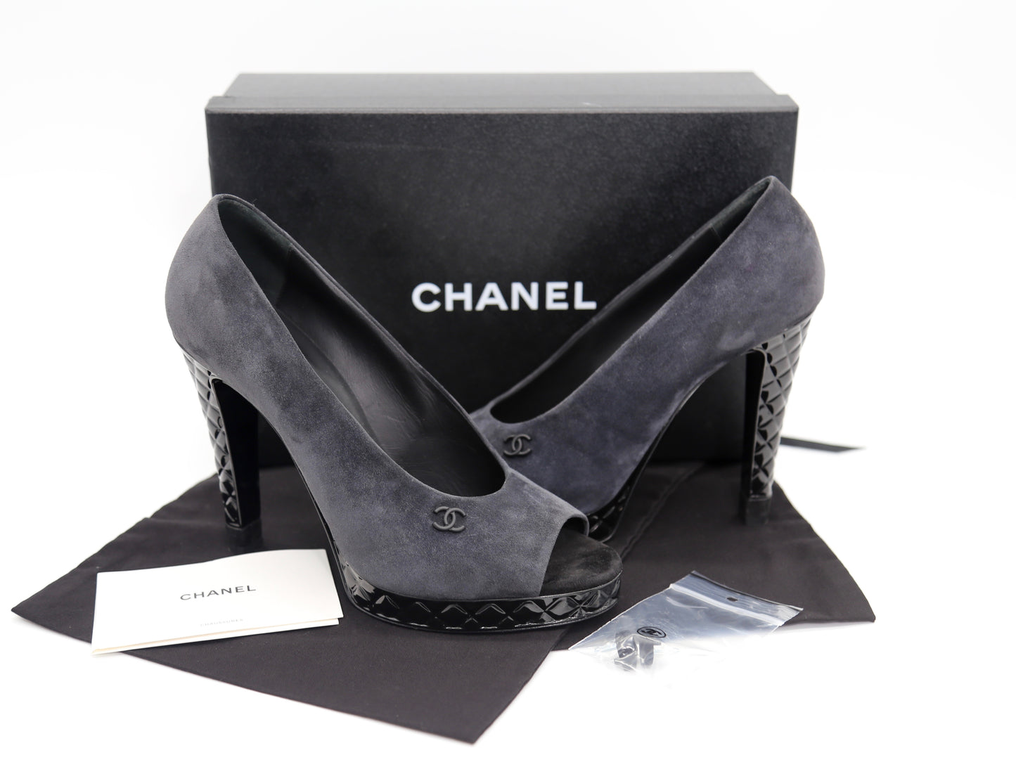 CHANEL Interlocking CC Logo Suede Pumps